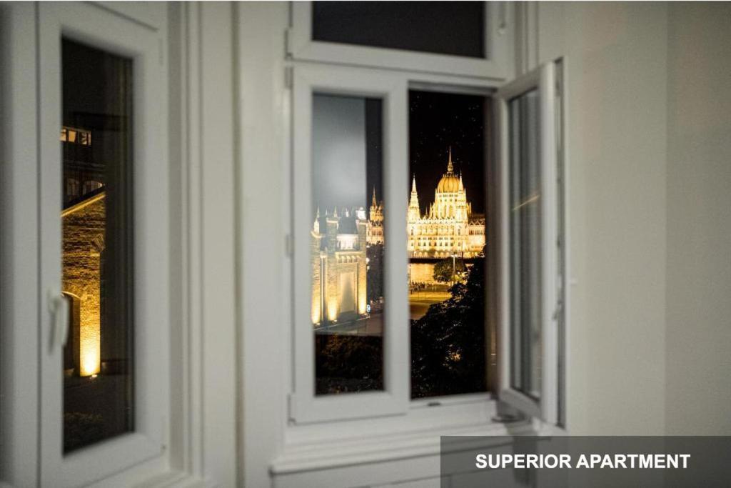 Bpr Agathe Elegant Suite With Parliament View Budapest Eksteriør bilde